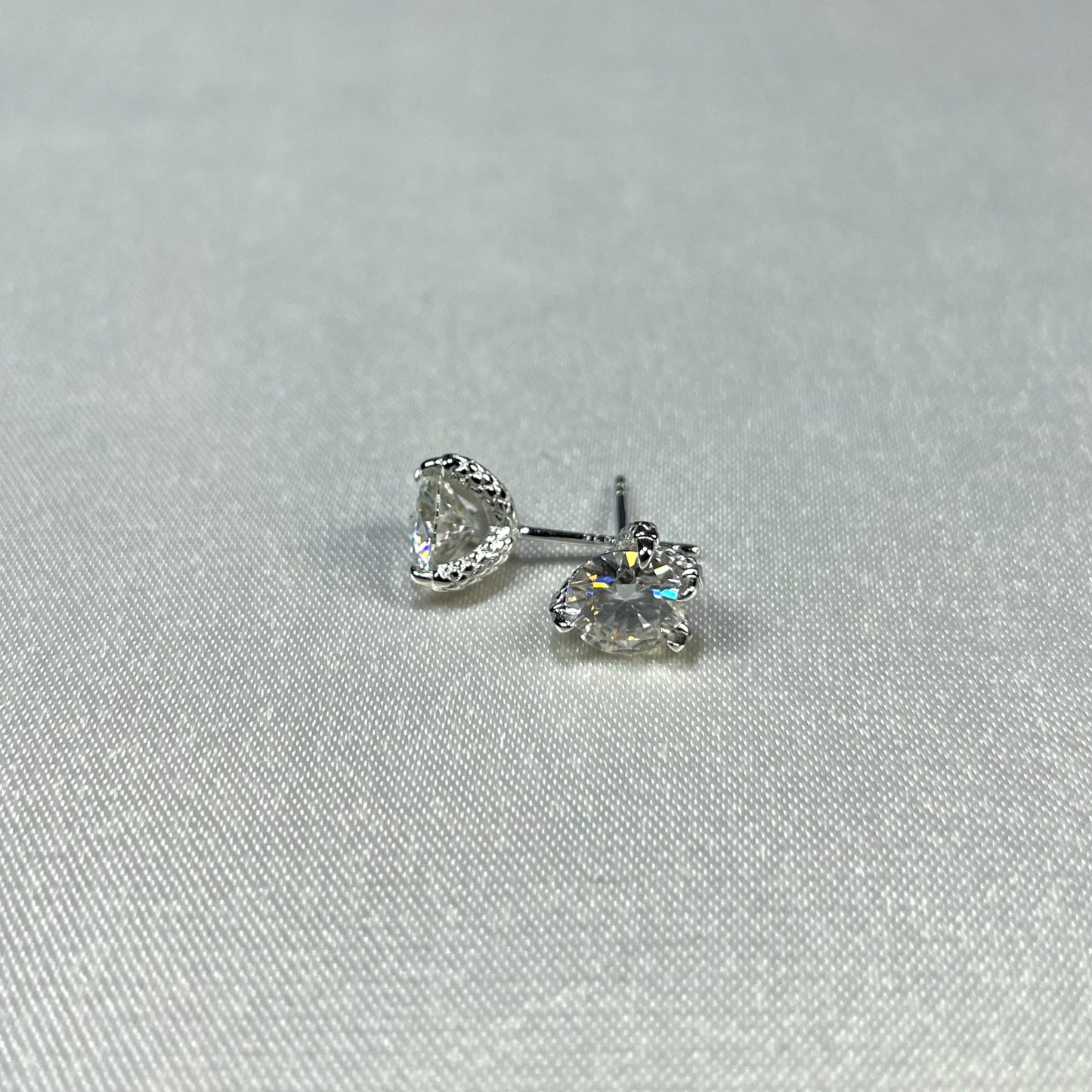 Claw Stud Earrings